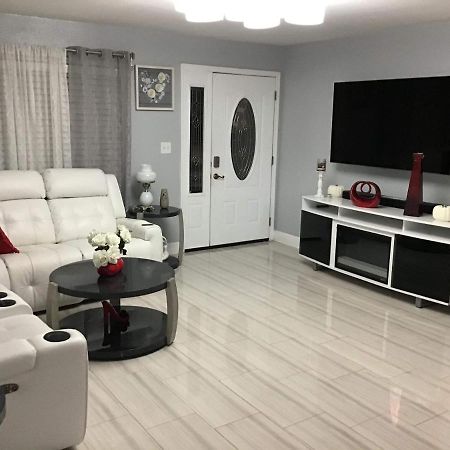 Villa Mary'S Luxury House à Tampa Extérieur photo